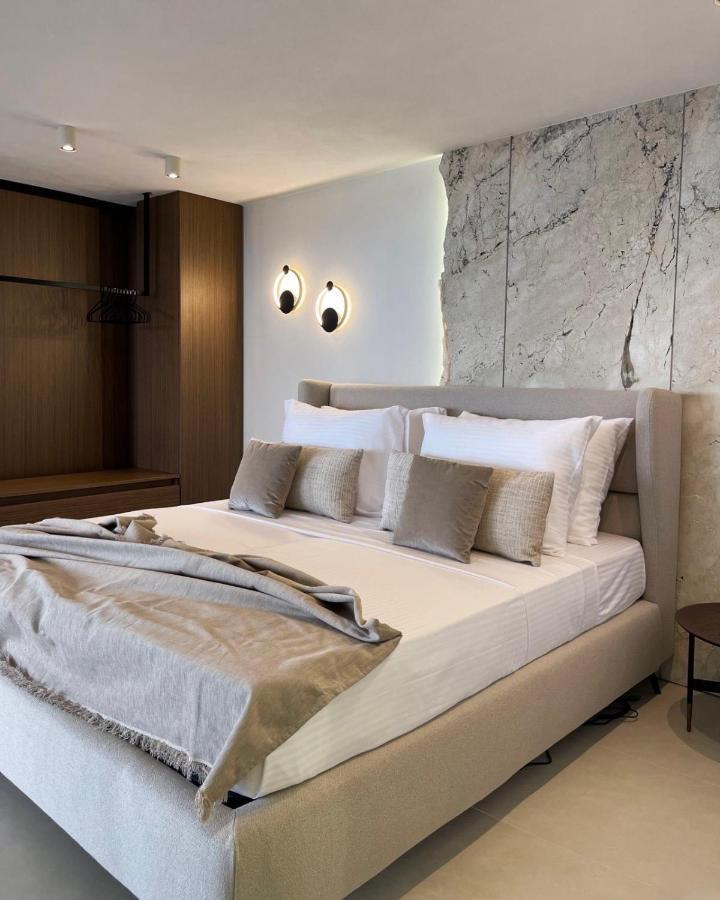 Mystique Luxury Suite Αχλιά Εξωτερικό φωτογραφία