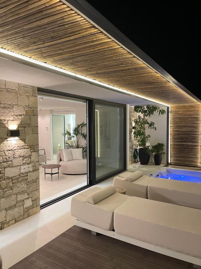Mystique Luxury Suite Αχλιά Εξωτερικό φωτογραφία