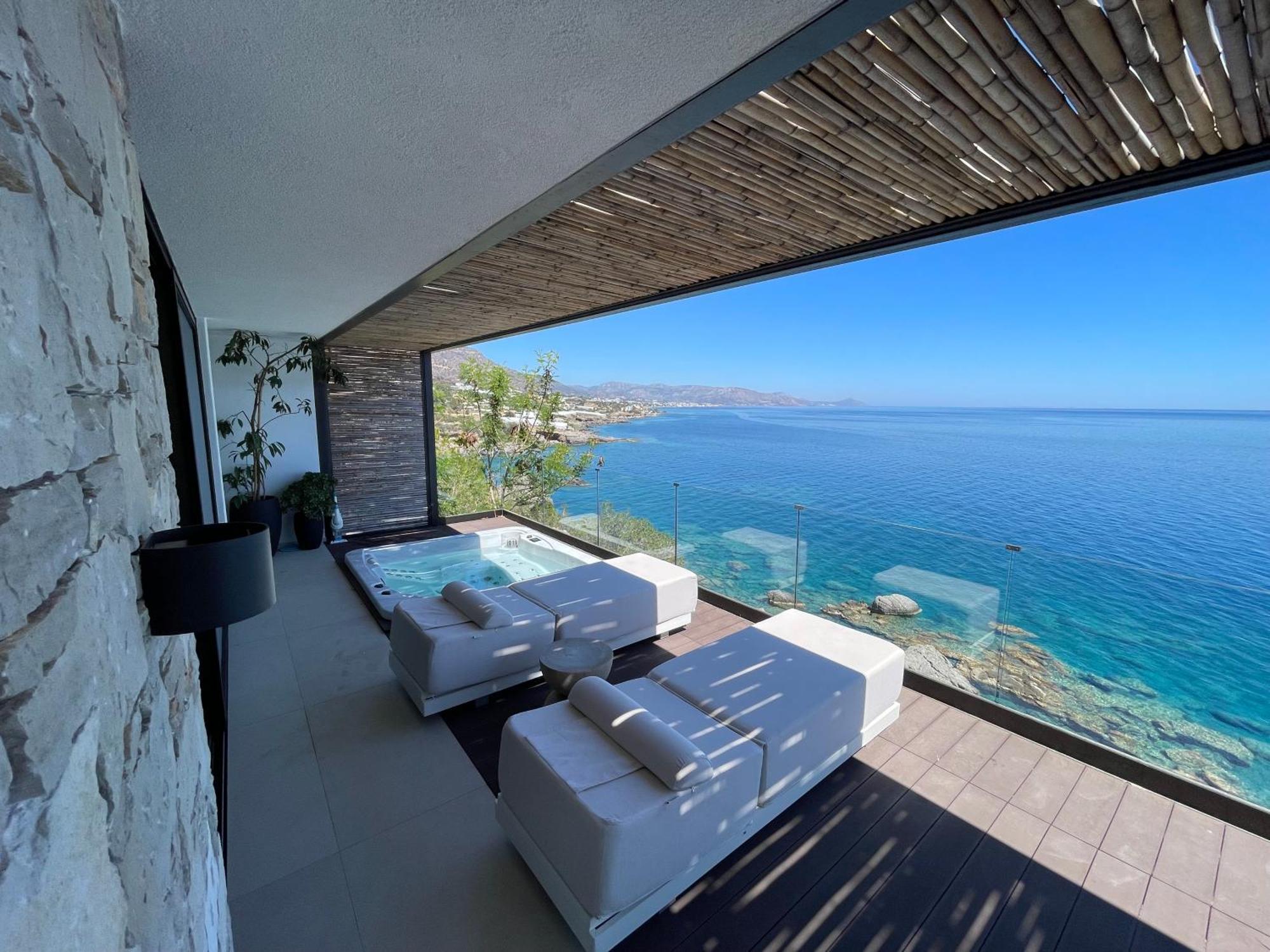 Mystique Luxury Suite Αχλιά Εξωτερικό φωτογραφία