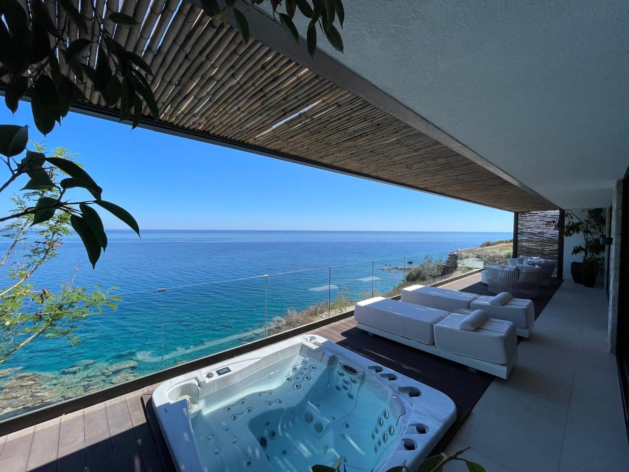 Mystique Luxury Suite Αχλιά Εξωτερικό φωτογραφία